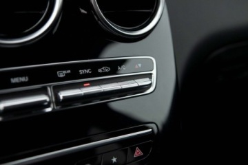 Mercedes GLC C253 SUV Facelifting 2.0 200d 163KM 2019 Mercedes-Benz GLC 200d 4Matic Salon PL 79 000 km Autotrade 2.0 Diesel, zdjęcie 28