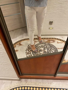 Spodnie jeansy rurki białe z cyrkoniami