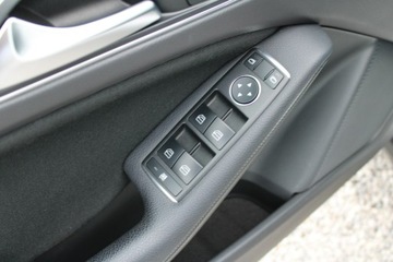 Mercedes GLA I Off-Roader Facelifting 1.6 180 122KM 2019 Mercedes GLA 180 F-vat Salon Polska Kamera Automat, zdjęcie 14