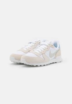 Nike top internationalist cream