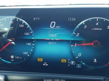 Mercedes GLB 2021 Mercedes-Benz GLB 2021 Mercedes-Benz GLB 250 SUV 2.0 Benzyna 221KM, zdjęcie 12