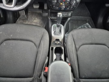 Jeep Renegade SUV Facelifting 1.3 GSE T4 Turbo 150KM 2019 Jeep Renegade Poleasingowe.pl, zdjęcie 19