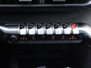 Peugeot 3008 II Crossover 1.5 BlueHDI 130KM 2018 Peugeot 3008 1.5 BlueHDi, Salon Polska, zdjęcie 15