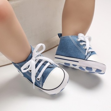 Buciki niemowlęce trampki niechodki 0-6m PREZENT