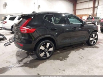 Volvo XC40 Crossover 2.0 T5 247KM 2020 Volvo XC 40 T5 Momentum 2020 2.0 Benzyna 248KM, zdjęcie 5