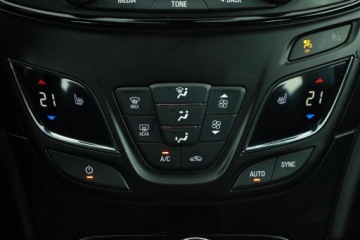 Opel Insignia I Sports Tourer Facelifting 2.0 CDTI BiTurbo ECOTEC 195KM 2015 Opel Insignia 2.0 BiTurbo CDTI, Salon Polska, zdjęcie 10