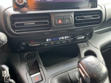 Citroen Berlingo III Osobowy M 1.5 BlueHDi 102KM 2022 Citroen Berlingo 1.5 diesel 102 KM 6 biegow zarej w PL zadbany zamiana, zdjęcie 25