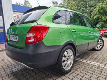 Skoda Fabia II Kombi Facelifting 1.2 TSI 85KM 2011 Skoda Fabia Limitowana Wersja Scout 1.2 Benzyna 86KM, zdjęcie 2