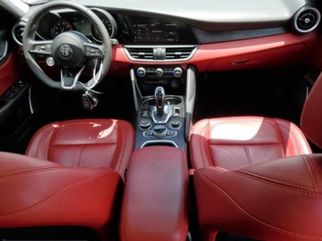 Alfa Romeo Giulia II Sedan Facelifting 2.0 Turbo 280KM 2020 Alfa Romeo Giulia 2020 2.0l 2.0 Benzyna 280KM, zdjęcie 8