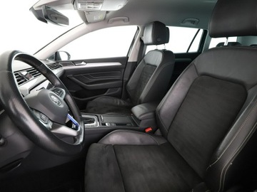 Volkswagen Passat B8 GTE Variant 1.4 TSI Plug-In-Hybrid 218KM 2019 Volkswagen Passat 1.4GTE Automat Navi ACC Virtual, zdjęcie 12