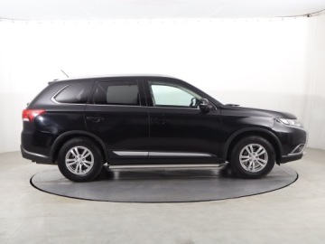 Mitsubishi Outlander III SUV Facelifting 2015 2.0 MIVEC 150KM 2016 Mitsubishi Outlander 2.0, GAZ, Klima, Klimatronic, zdjęcie 5