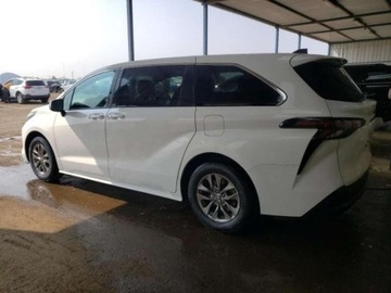 Toyota Sienna III 2023 Toyota Sienna 2023, 2.5L, LE, porysowany lakier 2.5 Benzyna 189KM, zdjęcie 5
