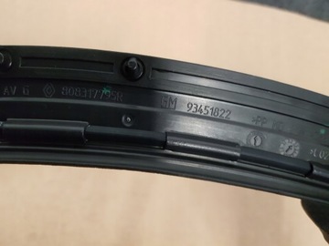 УПЛОТНИТЕЛЬ ЛЕВОЙ ДВЕРИ TRAFIC III VIVARO B TALENTO