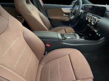 Mercedes Klasa A W177/V177 Hatchback Facelifting 2.0 220 190KM 2025 A Klasa 220 4-Matic AMG Line 2.0 (190KM) 2025, zdjęcie 9