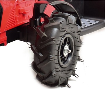 ТРАКТОР С ПРИЦЕПОМ НАДУВАННЫЕ КОЛЕСА КАЧАЮЩИЕСЯ ДИСТАНЦИОННОЕ УПРАВЛЕНИЕ