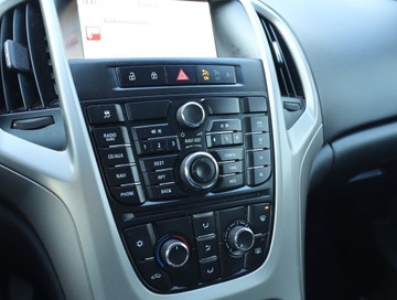 Opel Astra J Hatchback 5d 1.7 CDTI ECOTEC 110KM 2012 Opel Astra 1.7 CDTI, Salon Polska, Serwis ASO, zdjęcie 11