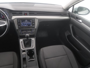 Volkswagen Passat B8 Limousine Facelifting 1.5 TSI EVO 150KM 2020 VW Passat 1.5 TSI, Salon Polska, Klima, zdjęcie 7