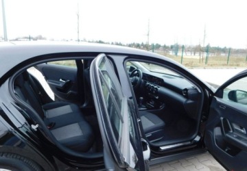 Mercedes Klasa A W177/V177 Hatchback 1.3 160 109KM 2020 Mercedes-Benz Klasa A z Gwarancja Bezwypadkowy 100 Stan Wzorcowy 1.3, zdjęcie 12