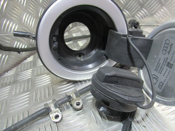 KRYT PLNĚNÍ AUDI R8 427809900