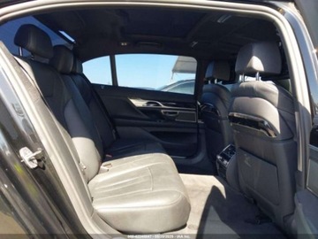 BMW Seria 7 G70 2022 BMW Seria 7 740i 2022 3.0l 3.0 Benzyna 335KM, zdjęcie 12