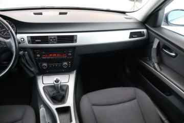 BMW Seria 3 E90-91-92-93 Limuzyna E90 318i 129KM 2007 BMW 3 318 i, Xenon, Klima, Klimatronic, Tempomat, zdjęcie 7