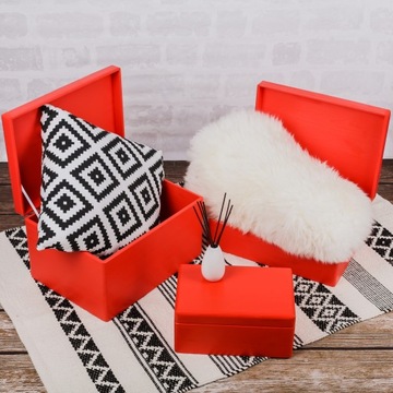 Красная деревянная коробка с крышкой, 40х30х14 см.