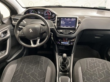 Peugeot 2008 I SUV Facelifting 1.2 PureTech 110KM 2017 Peugeot 2008 1.2 Pure Tech Active S&amp;S EAT6 I (2013, zdjęcie 2
