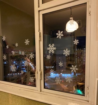 Наклейки-снежинки на стекло и окно, 11 см, 27 шт.