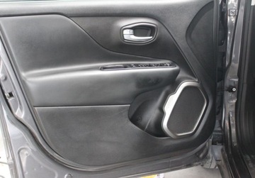 Jeep Renegade SUV Facelifting 1.3 GSE T4 Turbo 150KM 2019 Jeep Renegade 1.3 GSE T4 Turbo Limited FWD SS aut 1.3 Benzyna 150KM, zdjęcie 18