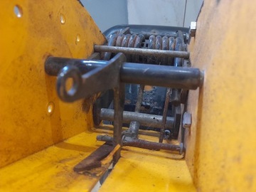 СИДЕНЬЕ STIGA V401 HST BRIGGS 12HP КАРКАС СИДЕНЬЯ