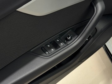 Audi A4 B9 Limousine Facelifting 2.0 35 TFSI 150KM 2023 Audi A4 Limousine 35 TFSI S Line S Tronic / Ambien, zdjęcie 19