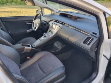 Toyota Prius III 2015 Toyota Prius III LIFT 1.8 Hybrid GAZ LPG Klima Navi Kamera 1.8, zdjęcie 21