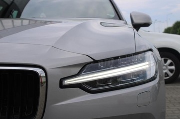 Volvo V60 II  Kombi Facelifting 2.0 B4 197KM 2023 Volvo V60 CORE, zdjęcie 9