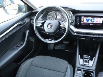 Skoda Octavia IV Kombi 2.0 TDI 150KM 2022 Skoda Octavia 2.0 TDI, Salon Polska, zdjęcie 6