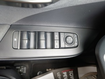 Toyota C-HR II SUV 2.0 Hybrid Dynamic Force 197KM 2024 Toyota C-HR 2.0 Hybrid Executive Toyota C-HR 2.0 H, zdjęcie 19