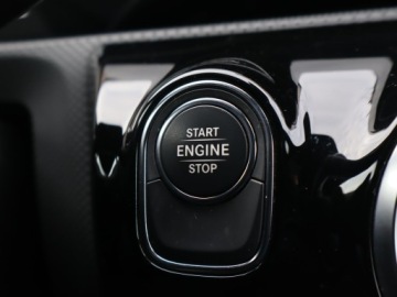 Mercedes Klasa A W177/V177 Hatchback Plug-In 1.3 250e 218KM 2020 Mercedes A A 250 e, Salon Polska, 1. Właściciel, zdjęcie 17