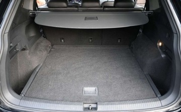 Volkswagen Tiguan II SUV Facelifting 2.0 TDI 200KM 2022 Volkswagen Tiguan 2,0 TDI 200 KM 4x4 R-LINE HEDA UP MATRIX Kamera 360 Nawi, zdjęcie 36