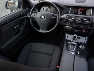 BMW Seria 5 F10-F11 Touring Facelifting 525d 218KM 2015 BMW 5 525d xDrive, 214 KM, 4X4, Automat, Navi, zdjęcie 6