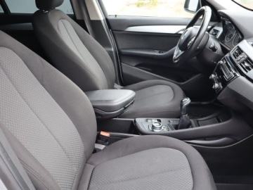 BMW X1 F48 Crossover sDrive18d 150KM 2016 BMW X1 sDrive18d, Navi, Klima, Klimatronic, zdjęcie 8