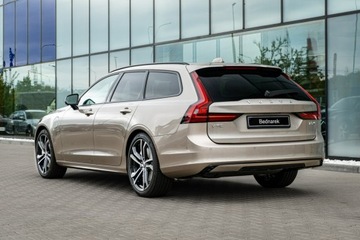 Volvo V90 II Plug-In Facelifting 2.0 T8 Plug-In Hybrid 455KM 2025 Volvo V90 Ultra Dark T8 AWD Plug-in hybrid (310 +, zdjęcie 6