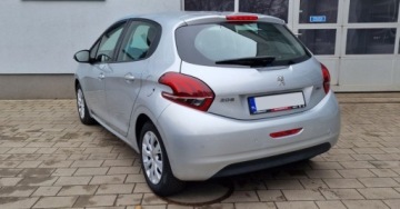 Peugeot 208 I Hatchback 5d Facelifting 1.2 PureTech 82KM 2017 Peugeot 208 Salon PL Faktura VAT Climatronic Czujnik deszczuzmierzchu 1.2, zdjęcie 6