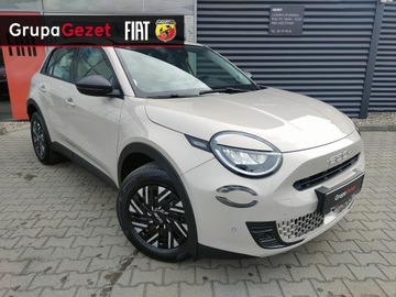 Mercedes 2025 Fiat 600 OD Ręki Kremowy Cappucino 156km elektryk Polisa AC 1%!