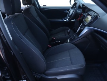 Opel Zafira C Tourer Facelifting 1.6 CDTI 134KM 2017 Opel Zafira 1.6 CDTI, Navi, Klima, Tempomat, zdjęcie 8