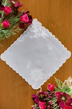 ATŁASOWA CHUSTECZKA KOMUNIJNA HAFTOWANA WINOGRONA