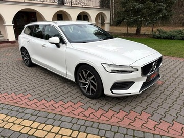 Volvo V60 II  2018 Volvo V60 T5 250 KM Automat Kamera Hak FV23%