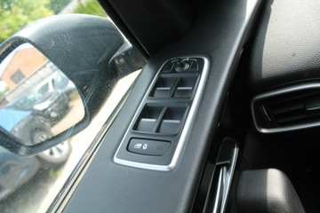 Jaguar F-Pace SUV 3.0 TDV6 300KM 2017 Jaguar F-PACE ROK 2017 POJ 3,0 301 KM, zdjęcie 19