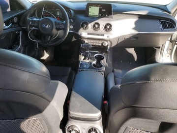 Kia Stinger Liftback 2.0 T-GDI 255KM 2018 Kia Stinger Premium 2018 2.0l 2.0 Benzyna 255KM, zdjęcie 8