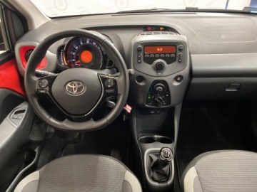 Toyota Aygo II Hatchback 3d Facelifting 1.0 VVT-i 72KM 2020 Toyota Aygo 1.0 VVT-i X-play II (2014-) Toyota Ayg, zdjęcie 2