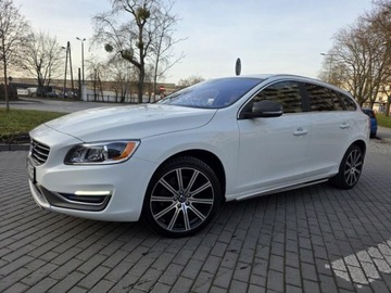 Volvo V60 I Kombi Facelifting 2.0 T6 DRIVE-E  306KM 2015 VOLVO V60 POLESTAR T6 AWD, 3.0l benzyna 330KM * Bezwypadkowy, zdjęcie 2