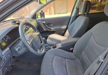 Renault Laguna II Hatchback 2.0 i 16V 135KM 2005 Renault Laguna Automat - benzyna - klimatyzacja - 2,0 - 135 KM - LPG 2.0, zdjęcie 12